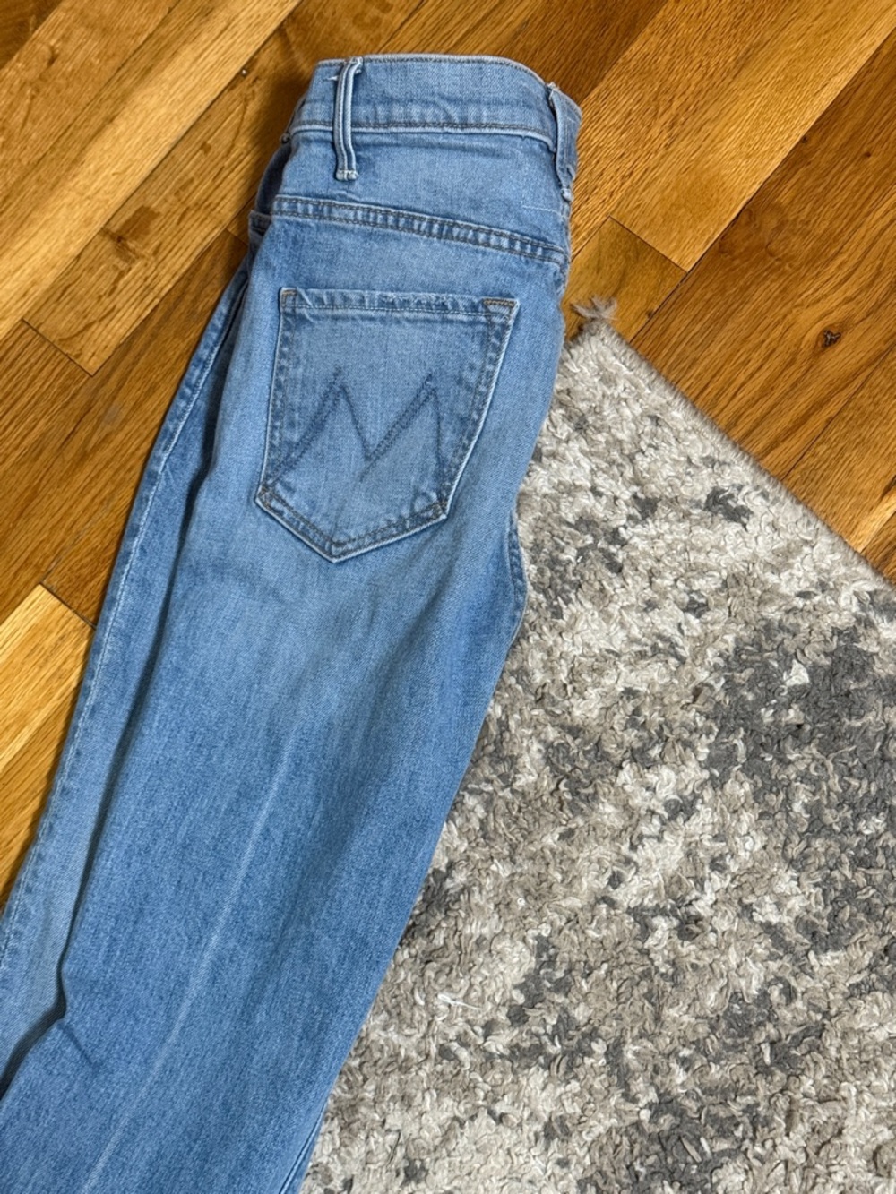 MOTHER Light Blue Denim Jeans - Size 28 - Picture 5 of 5